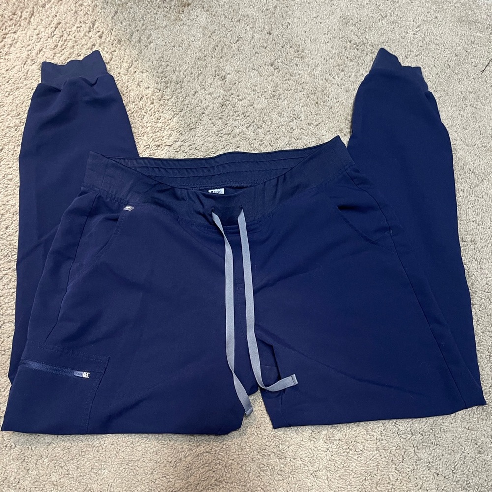 Navy L figs